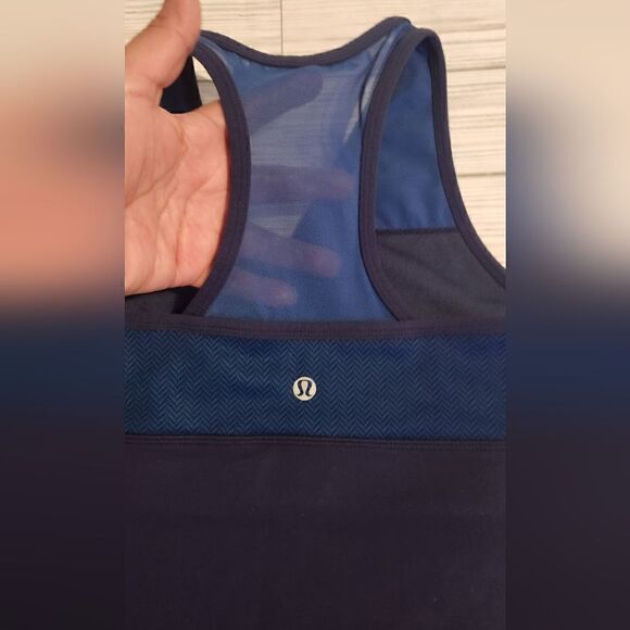 Lululemon Athletica Surplice Mesh Tank Top in Blue Size 6 - Picture 5 of 9